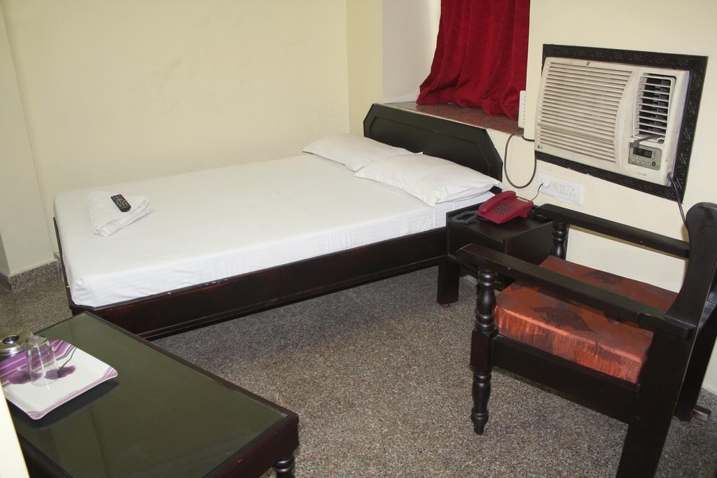 Hotel Vijayabhanu Visakhapatnam Værelse billede